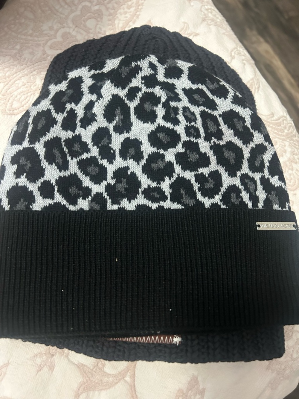 Black & Gray Michael KorsLeopard Knit Beanie